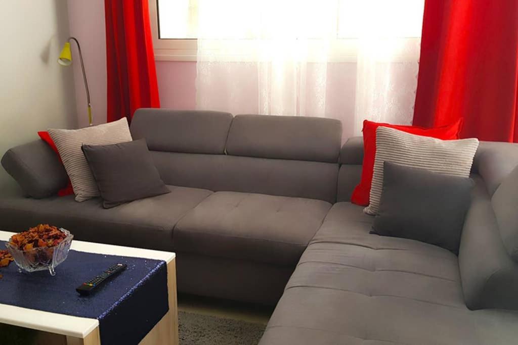 Renovated Lovely Apartment Near Airport & Sea Pórto Ráfti Eksteriør billede