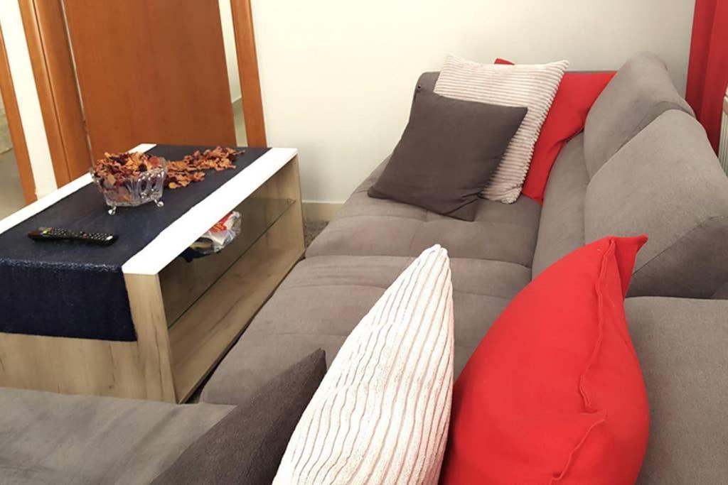 Renovated Lovely Apartment Near Airport & Sea Pórto Ráfti Eksteriør billede